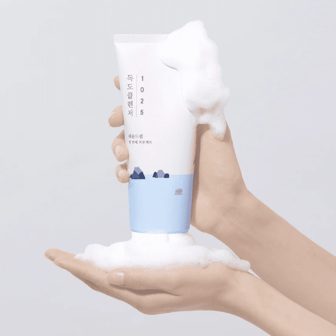 Limpiador Round Lab 1025 Dokdo Cleanser deja la piel fresca, limpia y equilibrada tras cada uso.