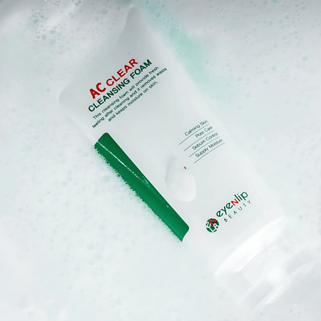 AC Clear Cleansing Foam de Eyenlip que ayuda a calmar imperfecciones.