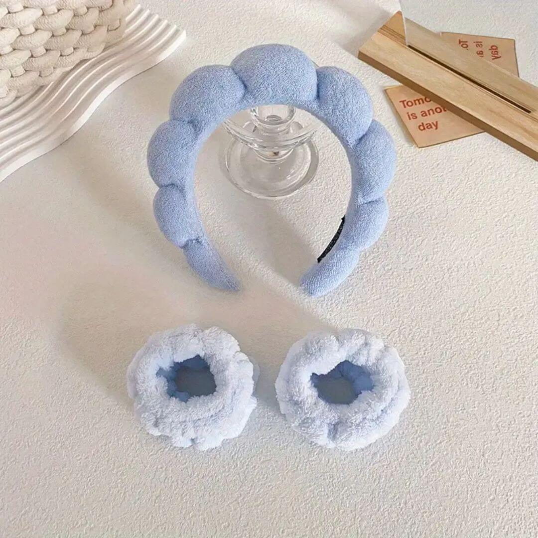 Accesorios de skincare: diadema y muñequeras perfectas para evitar molestias mientras aplicas productos.