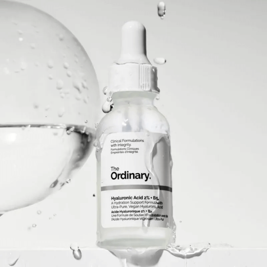 The Ordinary Hyaluronic Acid 2% B5 que reduce tirantez y suaviza textura.