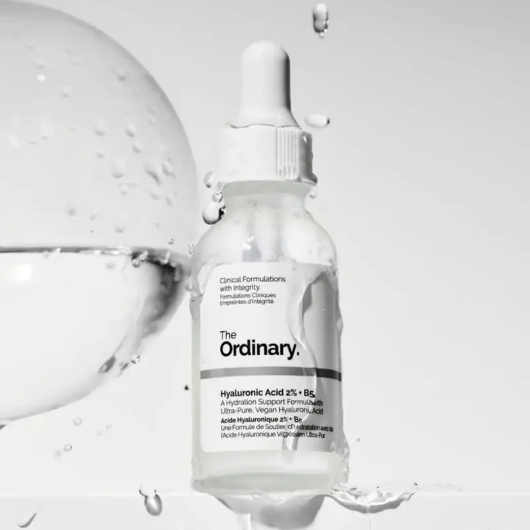 The Ordinary Hyaluronic Acid 2% B5 que reduce tirantez y suaviza textura.