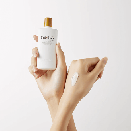 Madagascar Centella Air-Fit Suncream Plus combina protección UV con los beneficios calmantes de la centella asiática.