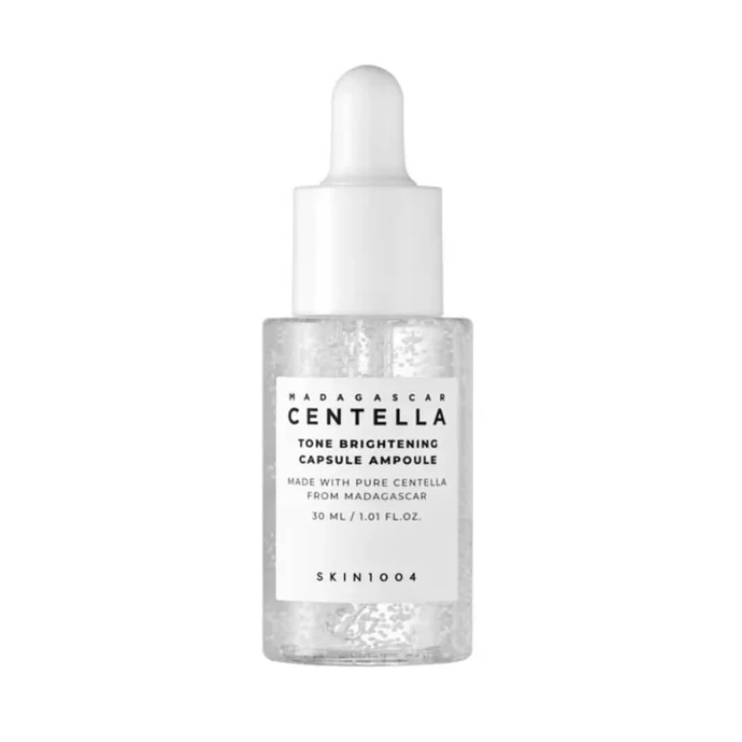 SKIN1004 Madagascar Centella Tone Brightening Capsule Ampoule, fórmula con cápsulas activas para unificar el tono de la piel.
