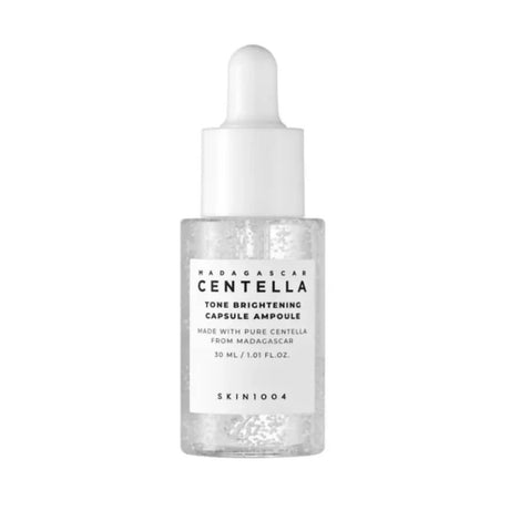 SKIN1004 Madagascar Centella Tone Brightening Capsule Ampoule, fórmula con cápsulas activas para unificar el tono de la piel.