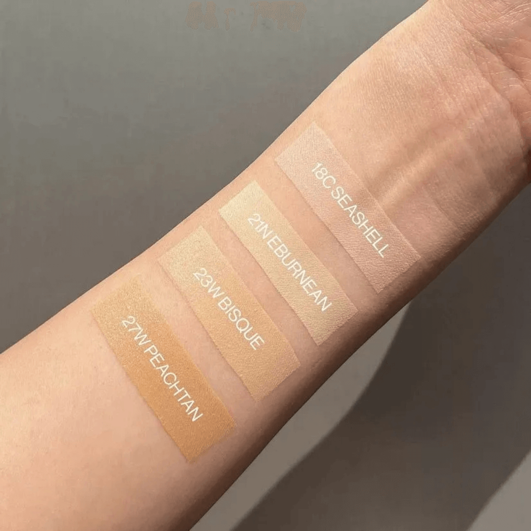 Satin Wear Healthy-Green Cushion con cobertura media y acabado natural.