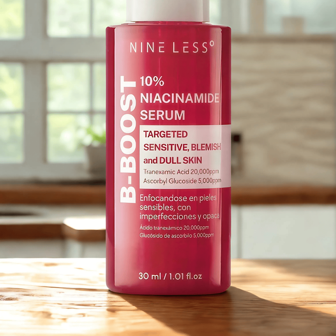 B-Boost 10% Niacinamide Serum que regula grasa y calma la piel para una textura uniforme.