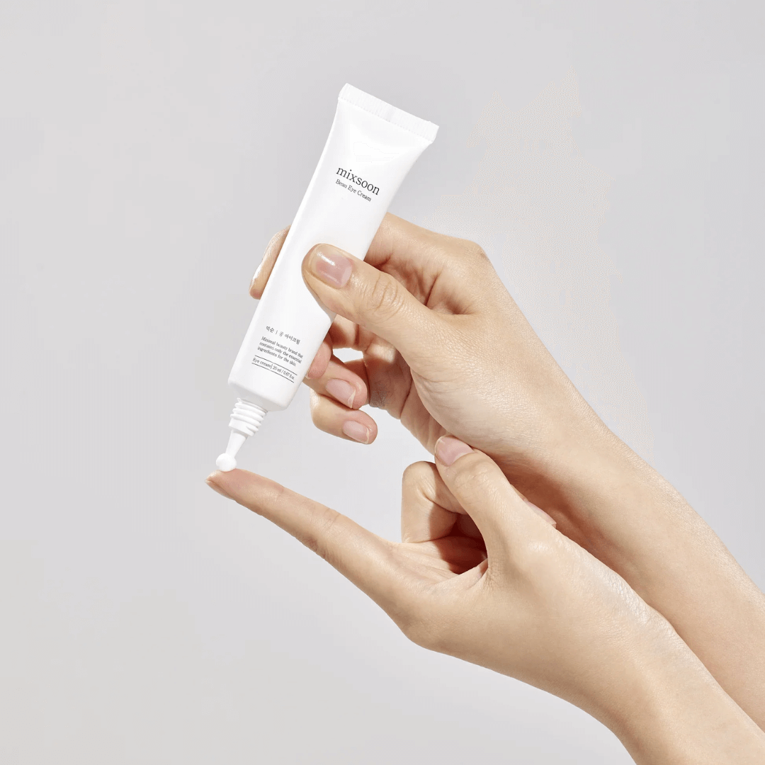 Mixsoon Bean Eye Cream que minimiza las arrugas y aumenta la renovación celular.
