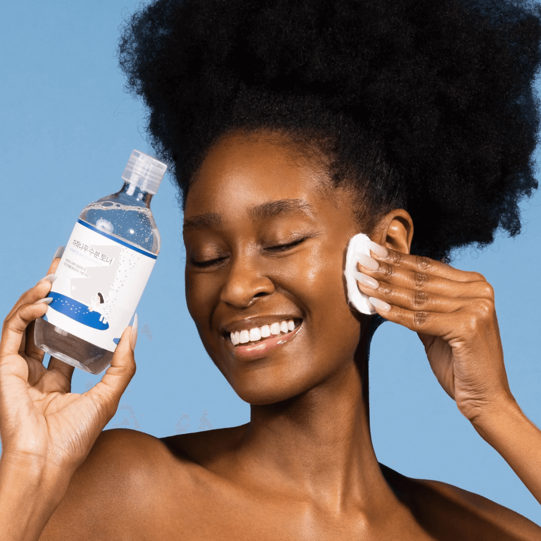 Birch Moisturizing Toner que alivia la piel sensible y mejora la elasticidad.