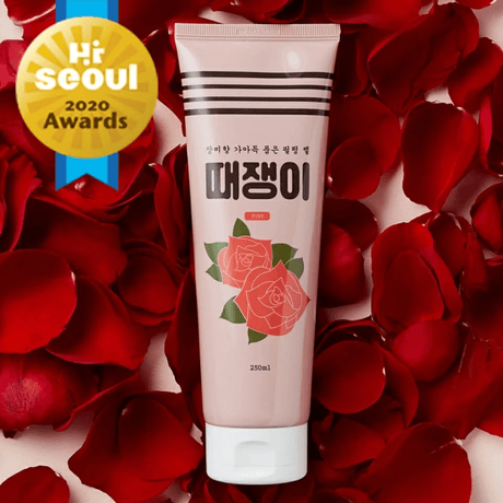 Tae Jaeng Yi Body And Face Peeling Gel que exfolia y brinda un efecto calmante e hidratante.