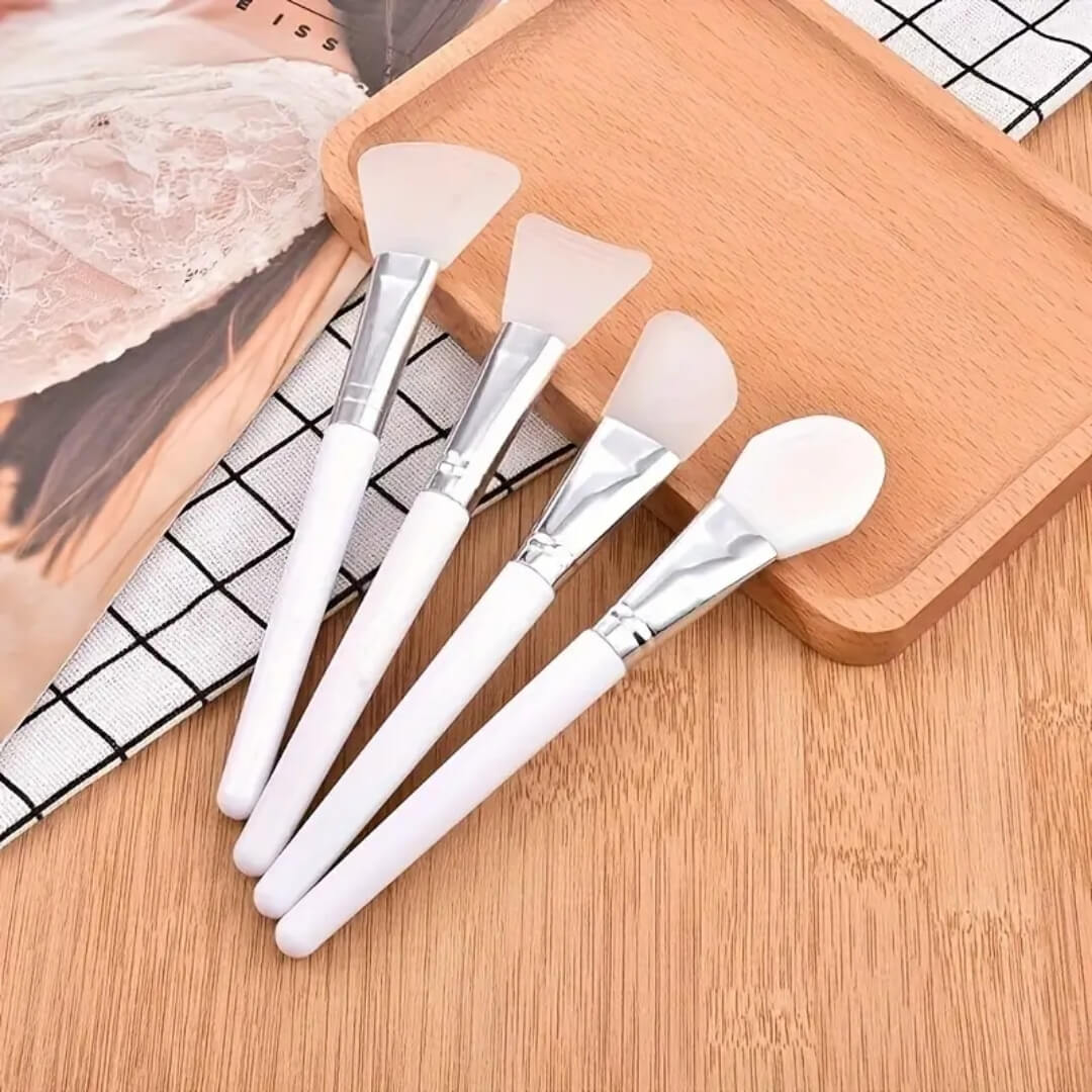 Brochas de silicona flexibles, diseñadas para aplicar tratamientos faciales sin ensuciar.