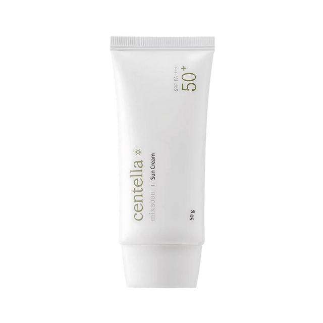 Mixsoon Centella Sun Cream con centella asiática que calma la piel irritada por el sol.