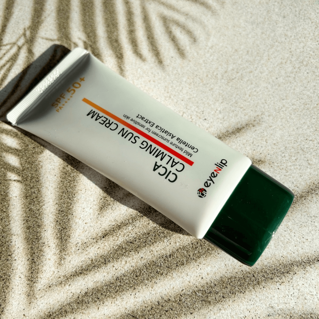 Protector solar Cica Calming Sun Cream ligero sin sensación grasosa ni residuo blanco.