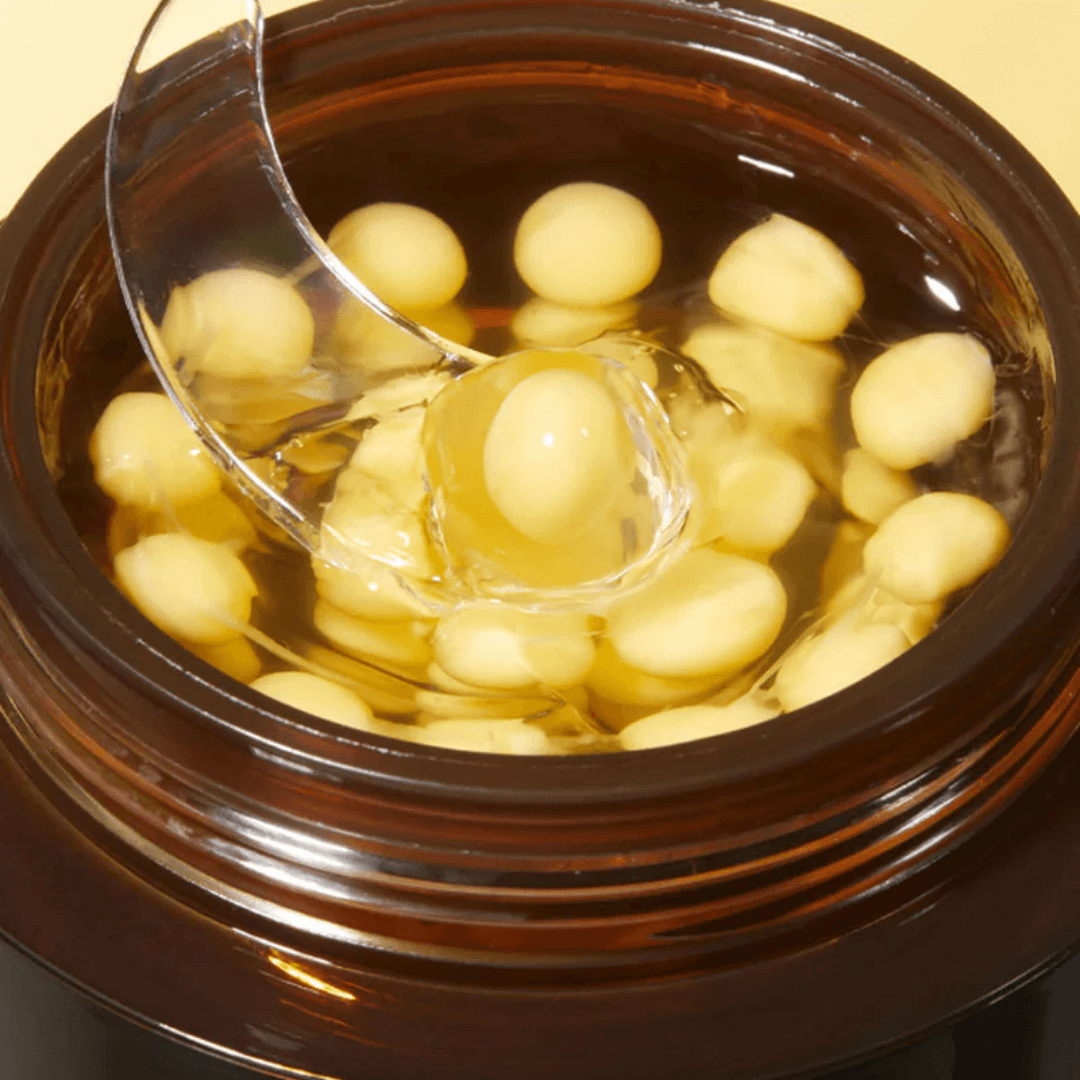 Crema ligera con niacinamida y vitamina C.