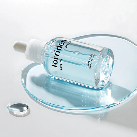 Serum hidratante Torriden que repone la humedad desde capas profundas con 5 tipos de ácido hialurónico.