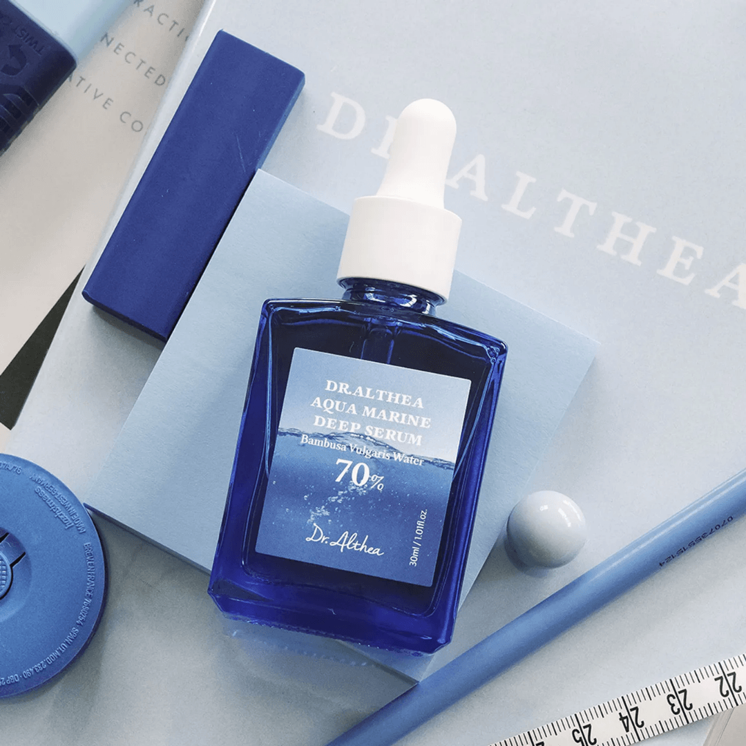 Sérum facial con complejo marino hidratante que deja la piel más flexible, nutrida y preparada para los siguientes pasos de la rutina de skincare.