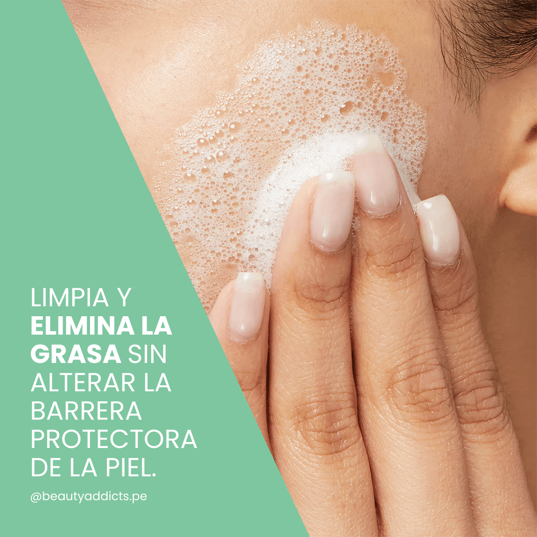 Gel Limpiador Espumoso de CeraVe con niacinamida que calma y suaviza la piel grasa.