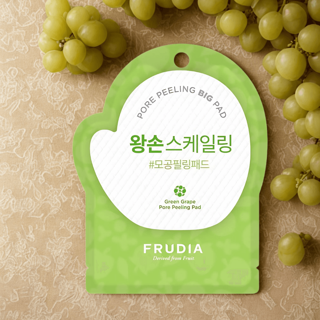Frudia Green Grape Pore Peeling Pad renueva la piel y mantiene un aspecto luminoso.