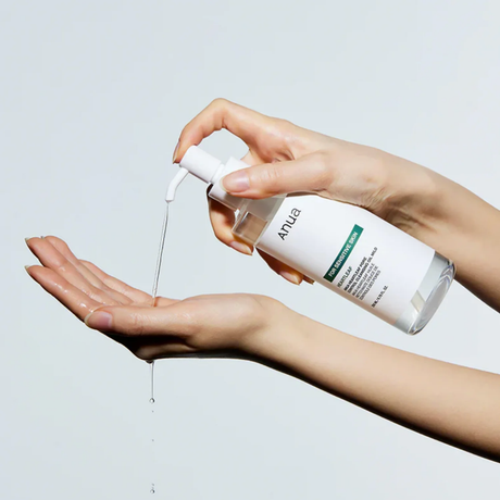 Limpieza y cuidado diario con Heartleaf Pore Control Cleansing Oil Mild.