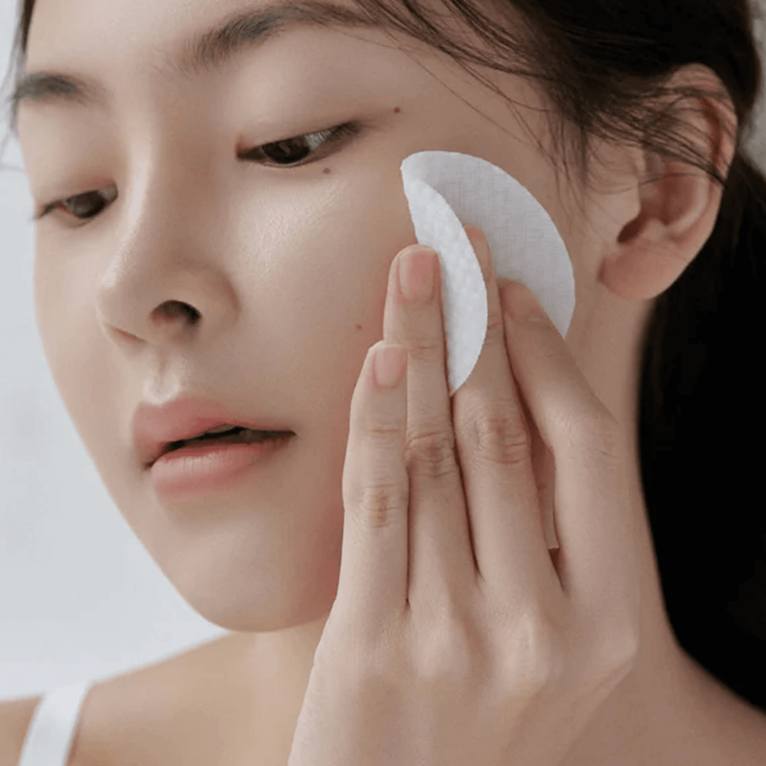 Celimax Heartleaf BHA Peeling Pad que mejora la textura y controla brotes sin resecar la piel.