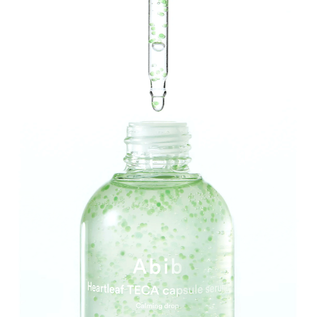 Sérum con Heartleaf y TECA, ideal para piel sensible y propensa a irritaciones.