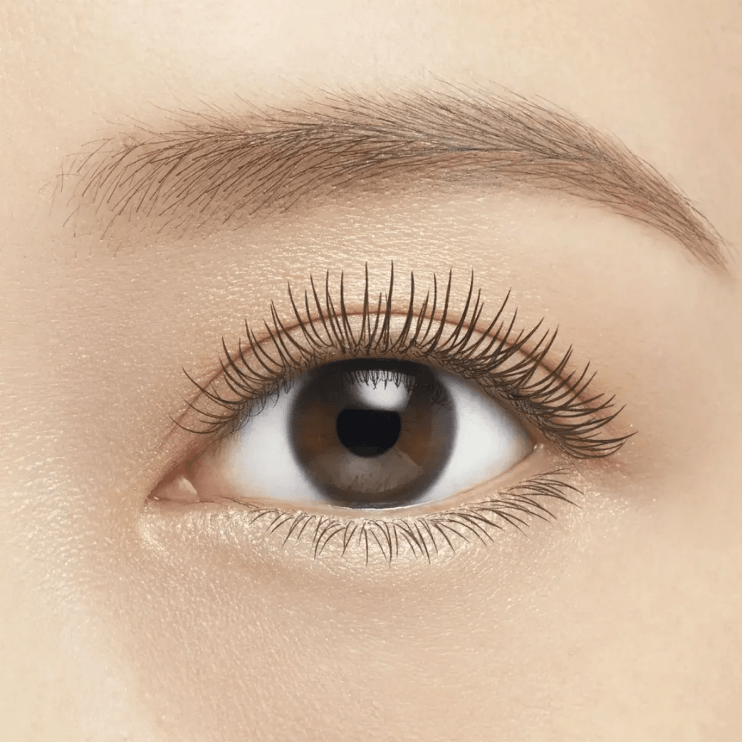 Máscara Long & Curl ideal para maquillaje de ojos diario, con acabado definido y fórmula resistente al desgaste.