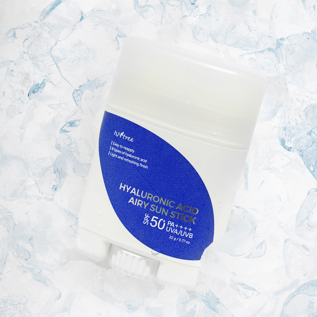 Hyaluronic Acid Airy Sun Stick de Isntree textura fresca y no pegajosa.