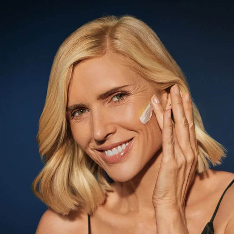 ISDIN Retinal Intense Serum ISDINCEUTICS regenera y suaviza líneas de expresión.