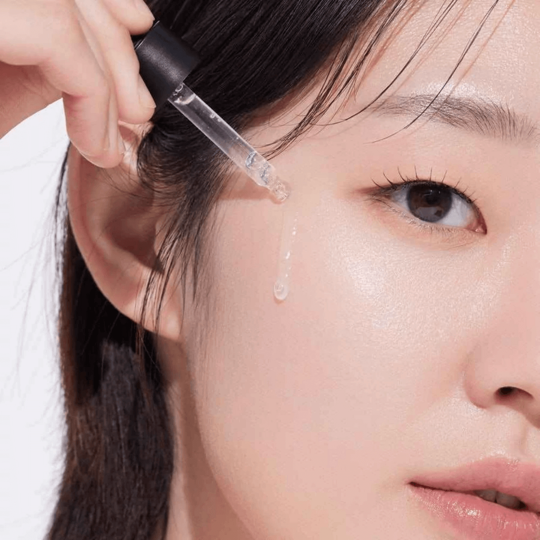 Vitamina C 23% para estimular colágeno y brillo natural.