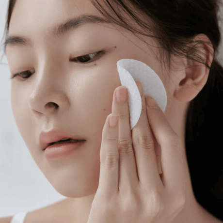 Celimax Toner Pad combate brotes y mantiene la hidratación con acción exfoliante.