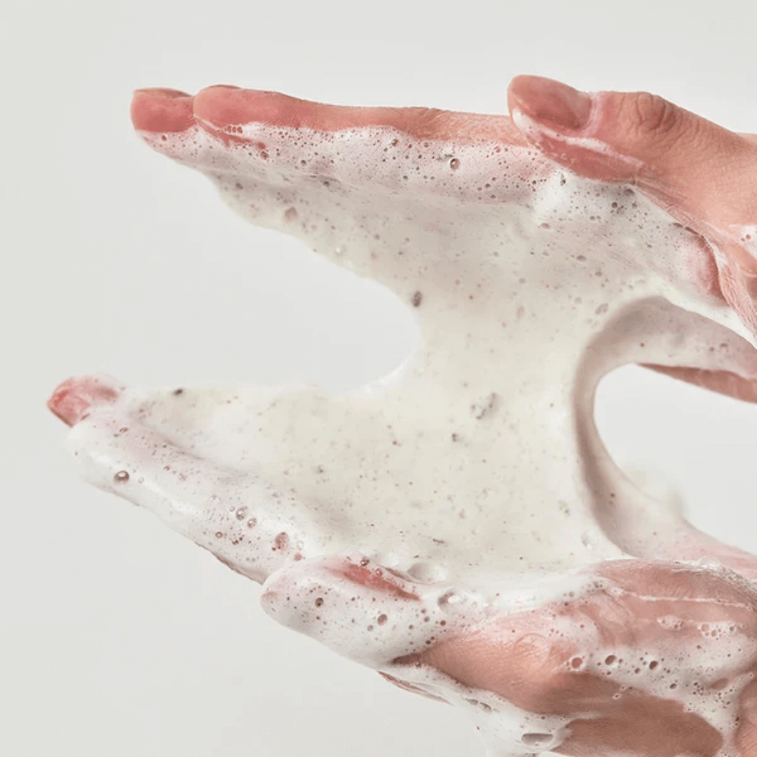 Heartleaf Quercetinol Pore Deep Cleansing Foam de Anua, espuma limpiadora que purifica los poros y controla el exceso de grasa.