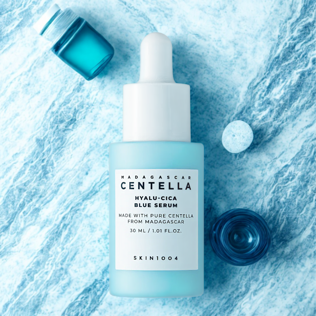 SKIN1004 Madagascar Centella Blue Serum con efecto refrescante.