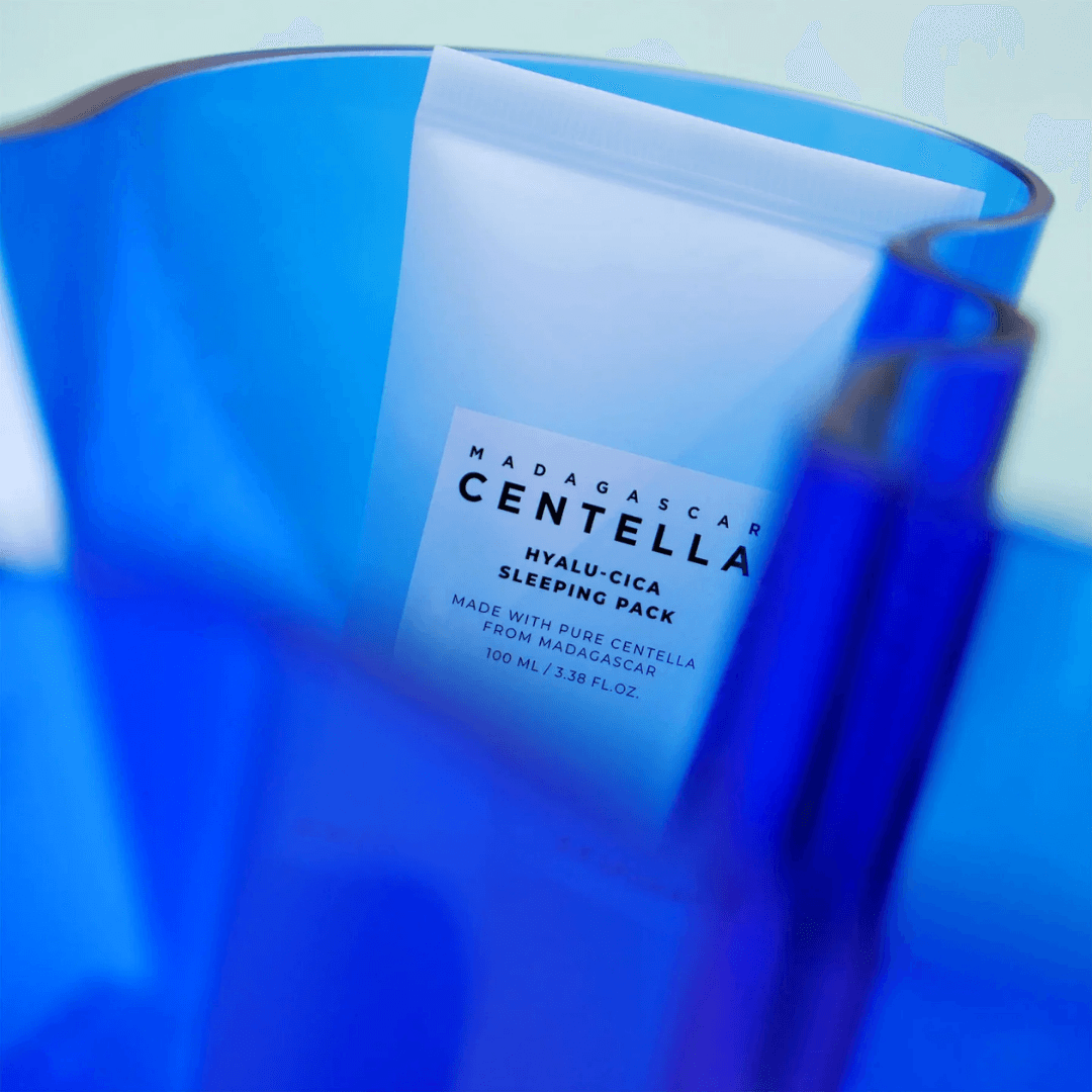 Skin 1004 Madagascar Centella Hyalu-Cica Sleeping Pack que fortalece la barrera cutánea.