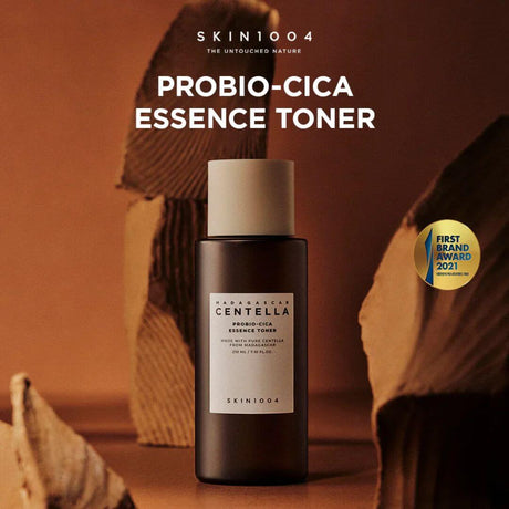 Tónico de esencia Madagascar Centella Probio-Cica de SKIN1004 con fórmula bifásica hidratante y fortalecedora.