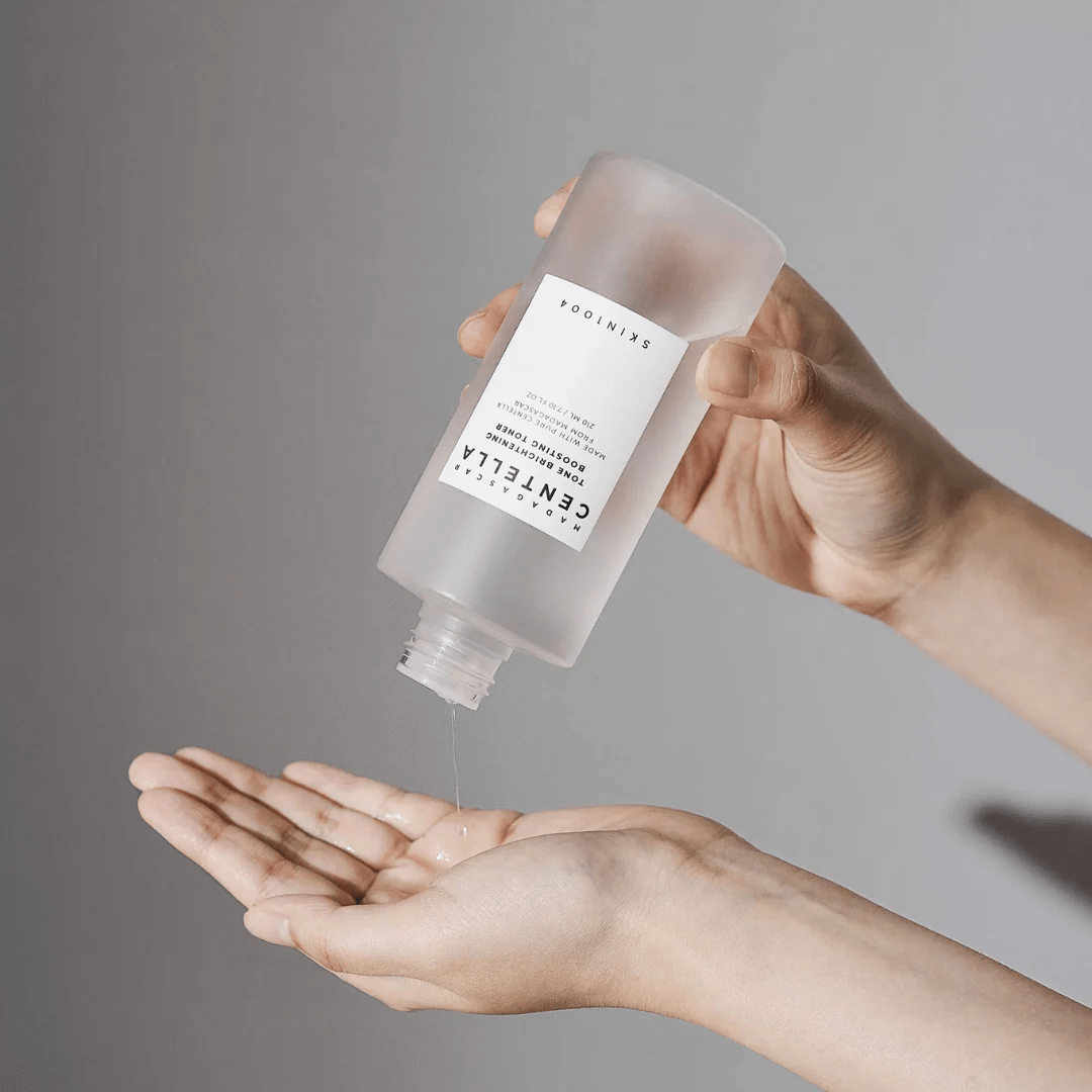 Madagascar Centella Tone Brightening Boosting de Skin 1004 con madecasósido para corregir imperfecciones.