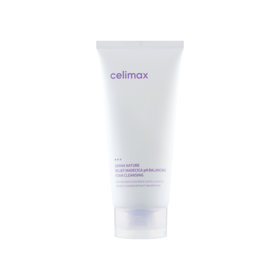 Celimax Madecica pH Balancing Foam Cleansing que limpia suavemente sin resecar la piel.