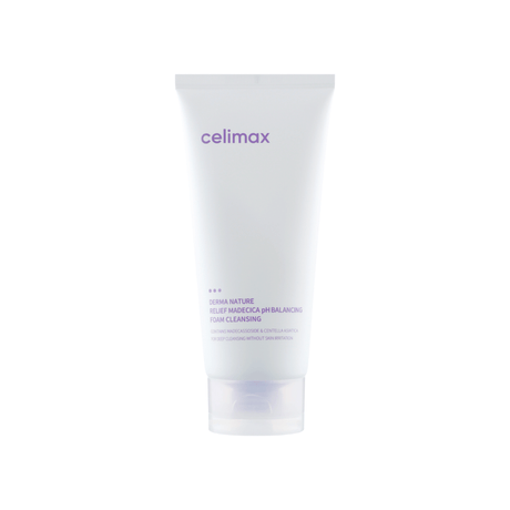 Celimax Madecica pH Balancing Foam Cleansing que limpia suavemente sin resecar la piel.