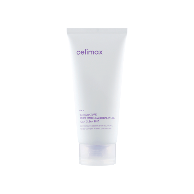 Celimax Madecica pH Balancing Foam Cleansing que limpia suavemente sin resecar la piel.