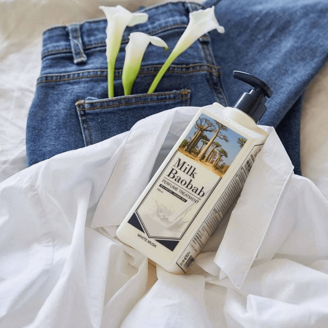 Tratamiento reparador que deja el cabello sedoso, manejable y delicadamente perfumado.