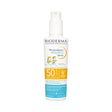 Photoderm Pediatrics Spray Bioderma protege del sol la piel delicada de los niños con textura ligera.