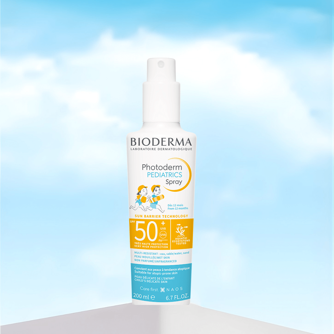 Photoderm Pediatrics Spray Bioderma fórmula suave que hidrata y protege durante la exposición solar.
