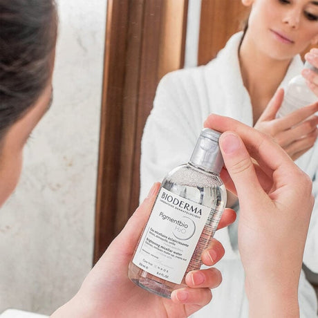 Pigmentbio H2O Bioderma elimina impurezas y ayuda a unificar el tono de la piel.