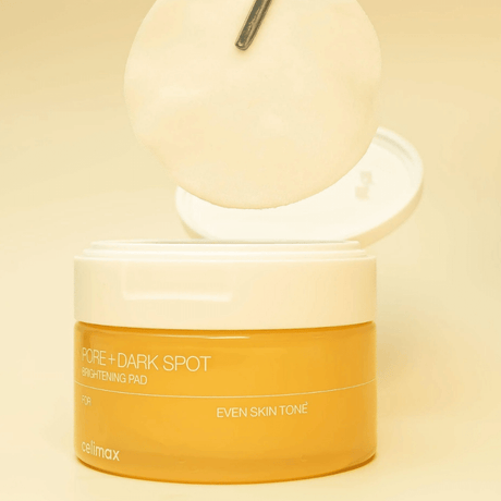 Celimax Pore Dark Spot Brightening Pad con ácido tranexámico que reduce manchas oscuras y tono desigual.