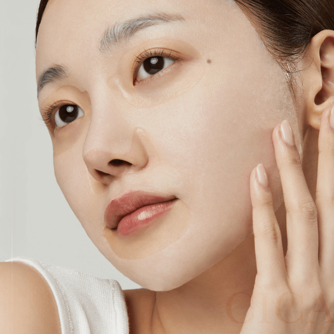 Super Cica Calming Mask de Medicube con su textura hidrogel que refresca y relaja.