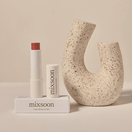 02 Dry Rose, Vegan Melting Lip Balm para labios hidratados y con un poco de color.