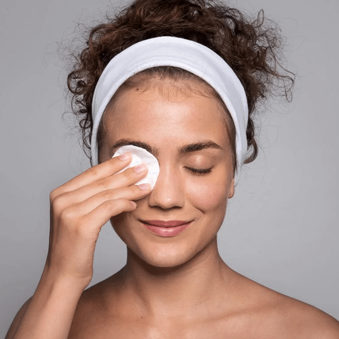 Vincha de algodón suave que asegura comodidad al realizar tu skincare.