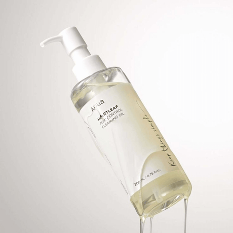 Heartleaf Pore Control Cleansing Oil de Anua, limpiador en aceite para eliminar impurezas y controlar el exceso de grasa en los poros.