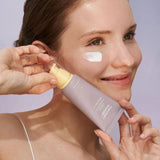 Black Rice Pure Mineral Relief Daily Sunscreen Haruharu Wonder calma la piel sensible con extracto de hoja de corazón. 