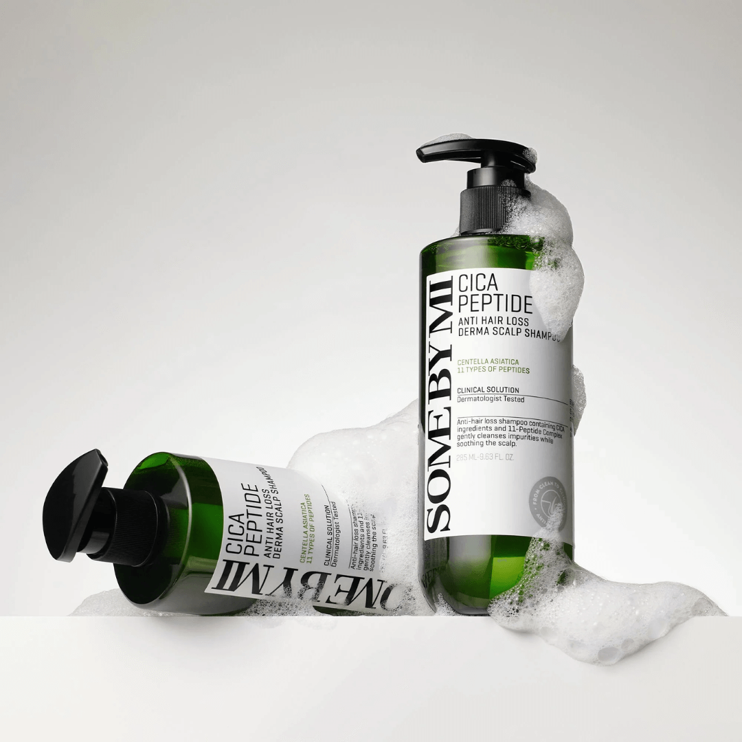 Shampoo anti hair loss Some By Mi con centella asiática y péptidos.