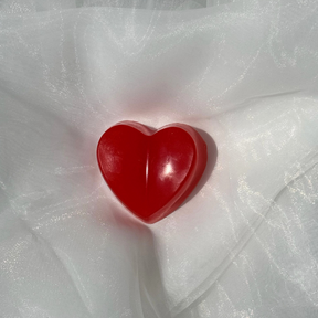 Jabón de limpieza y de un diseño bonito en forma de corazón.