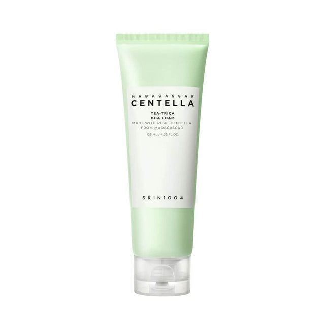 Madagascar Centella Tea-Trica BHA Foam Skin1004 reduce puntos negros y exceso de sebo.
